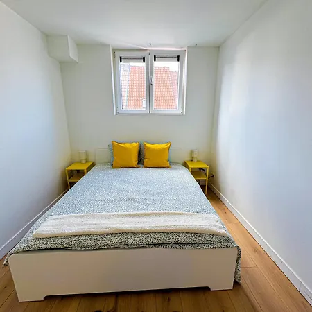 Modern 1br & 1lr Next To Center